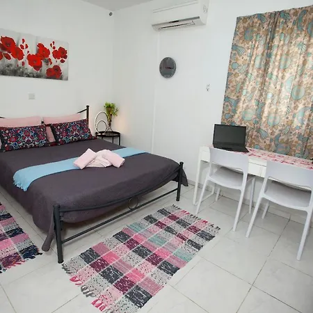 Ariadne 1, Sea Side Boutique *