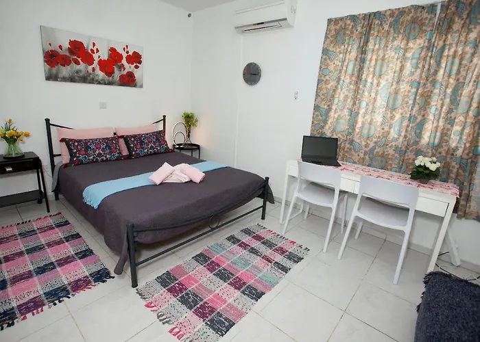 Ariadne 1, Sea Side Boutique *